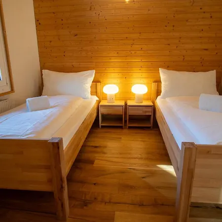 Flora Mountain View With Private Garden Hébergement de vacances